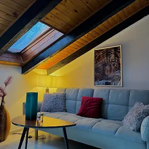 Appartement Hosting Dreams Attics - Duomo, Milaan